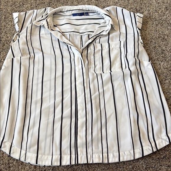 Apt. 9 Black and White Boxy Button Down Shirt - Picture 1 of 3